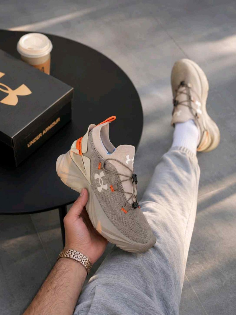 Under Armorr Hiking Khaki Brown 2586