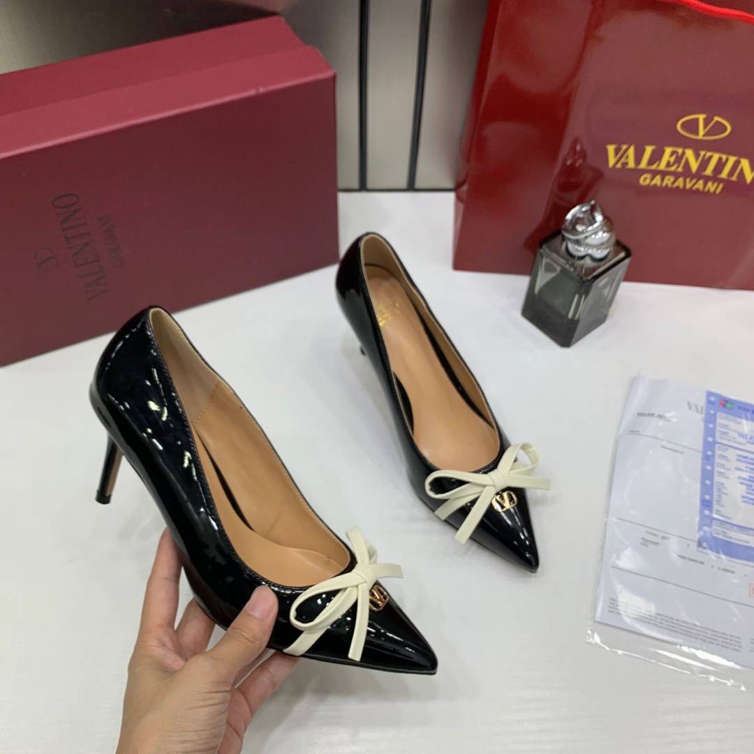 Valentyno_Pump_Heel_Elegant_Womens_Black_Patent_Leather_With_White_Knot_With_OG_Box_&_Carry_Bag_933-V9_Black