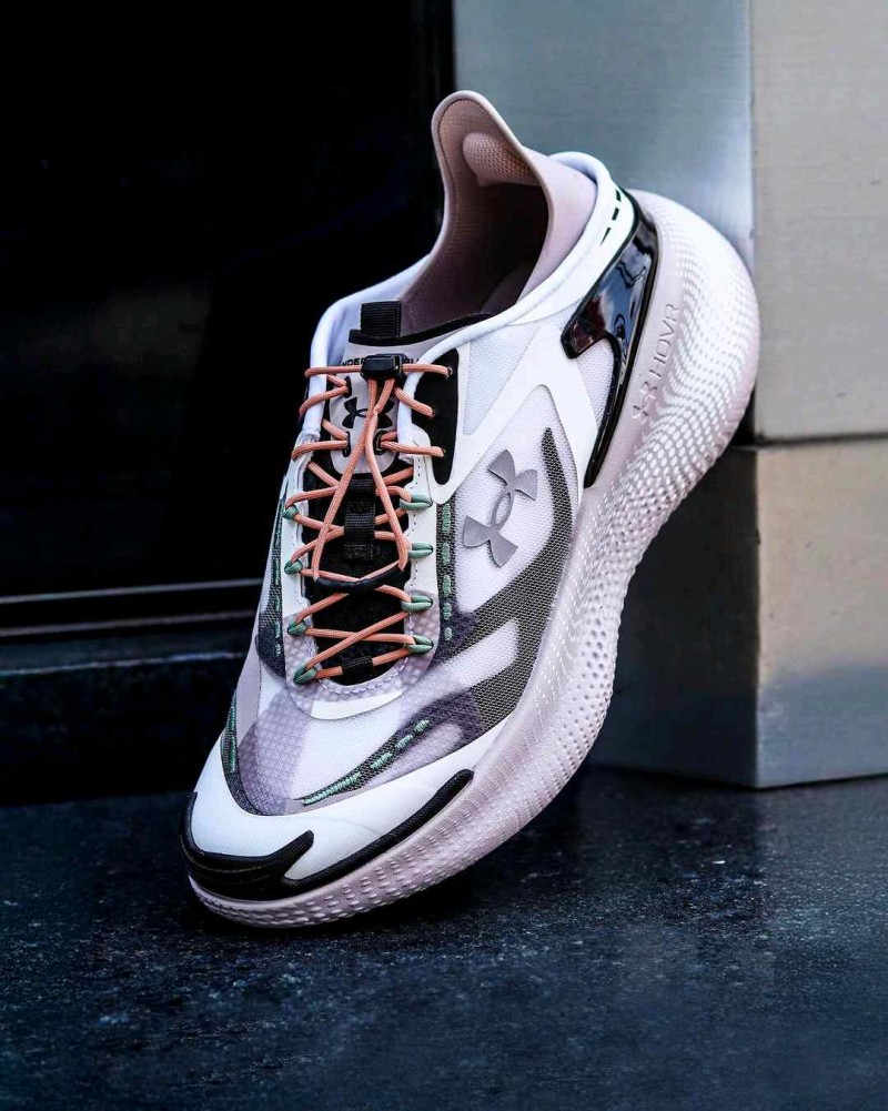 Under Armorr Echo SlipSpeed Gray Down Black 1072