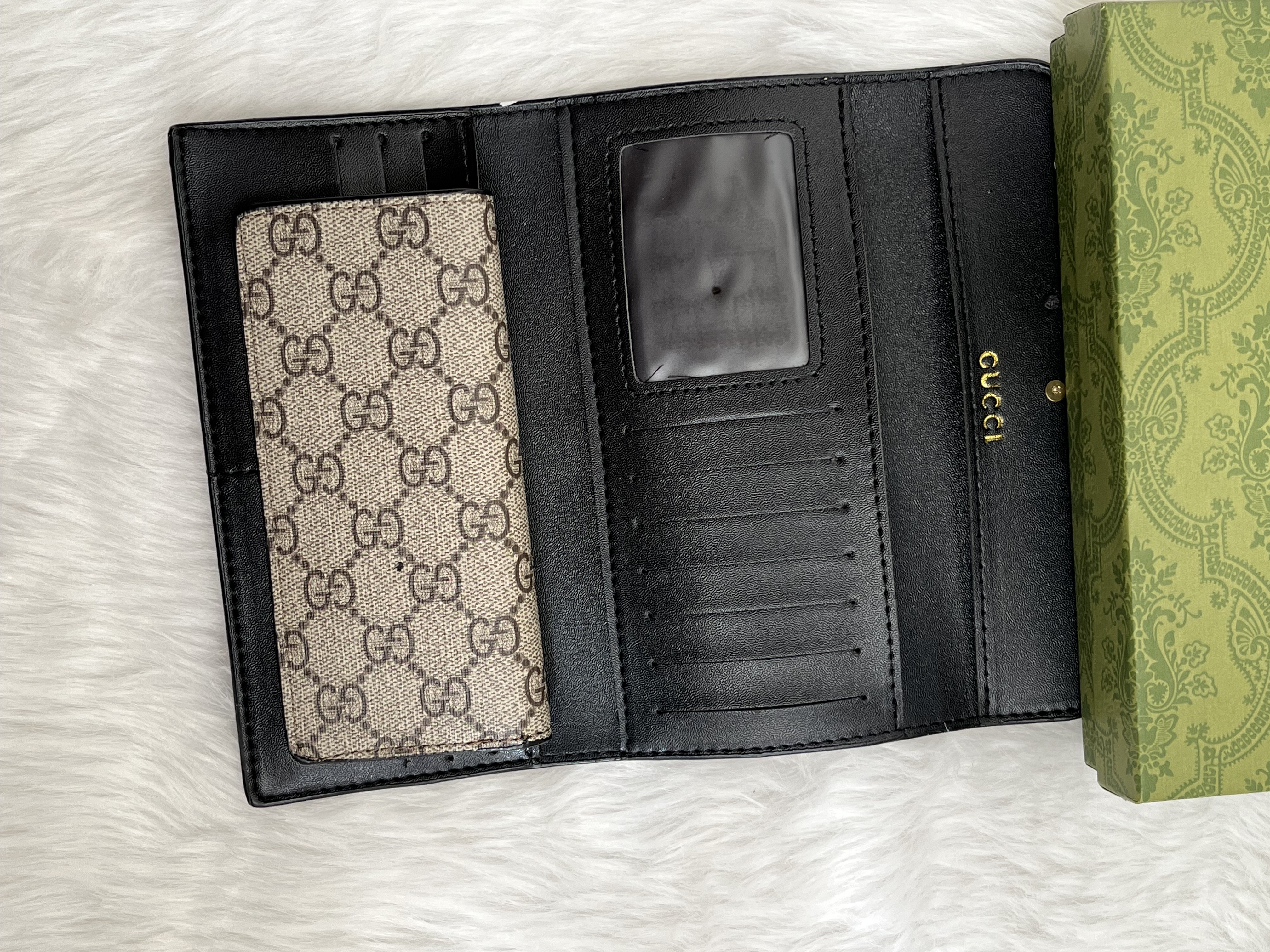 Guchi_84_Trifold_Wallet_With_OriginalBox