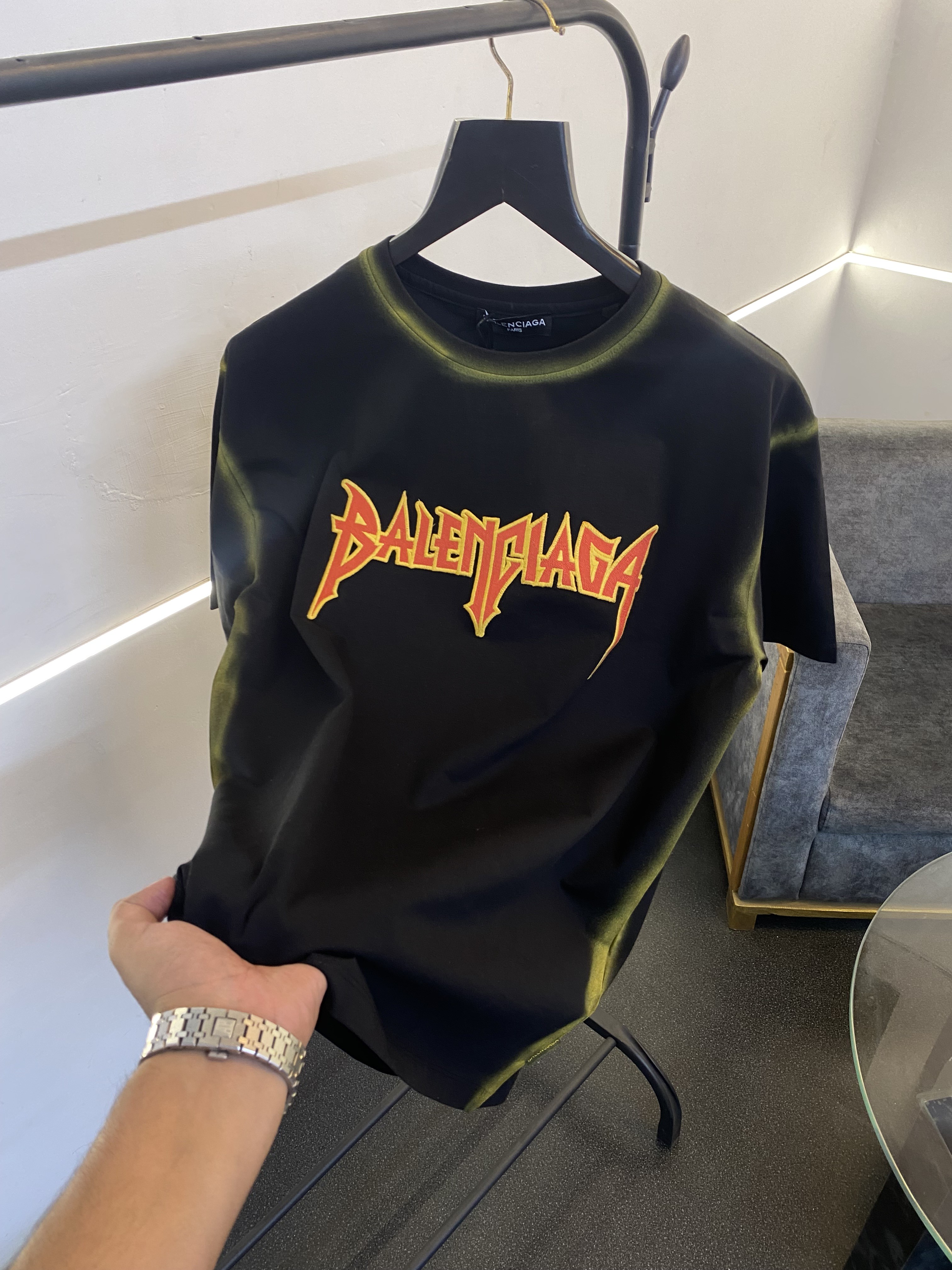 Balenciag a over size spray print with embroidery logo imported tshirt black