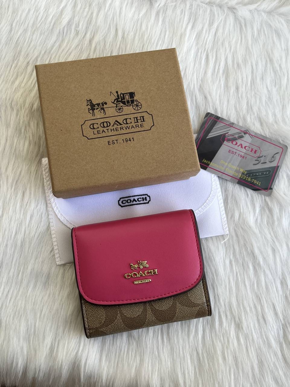 Coatch_123_Trifold_Wallet_With_OriginalBox_DustCover_Card