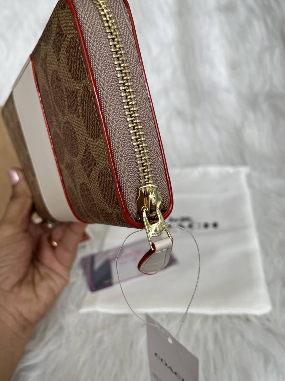 Coatch_10-2_Premium_quality_zipper_Wallet_With_Box_Tags_DustCover_Highend_Quality