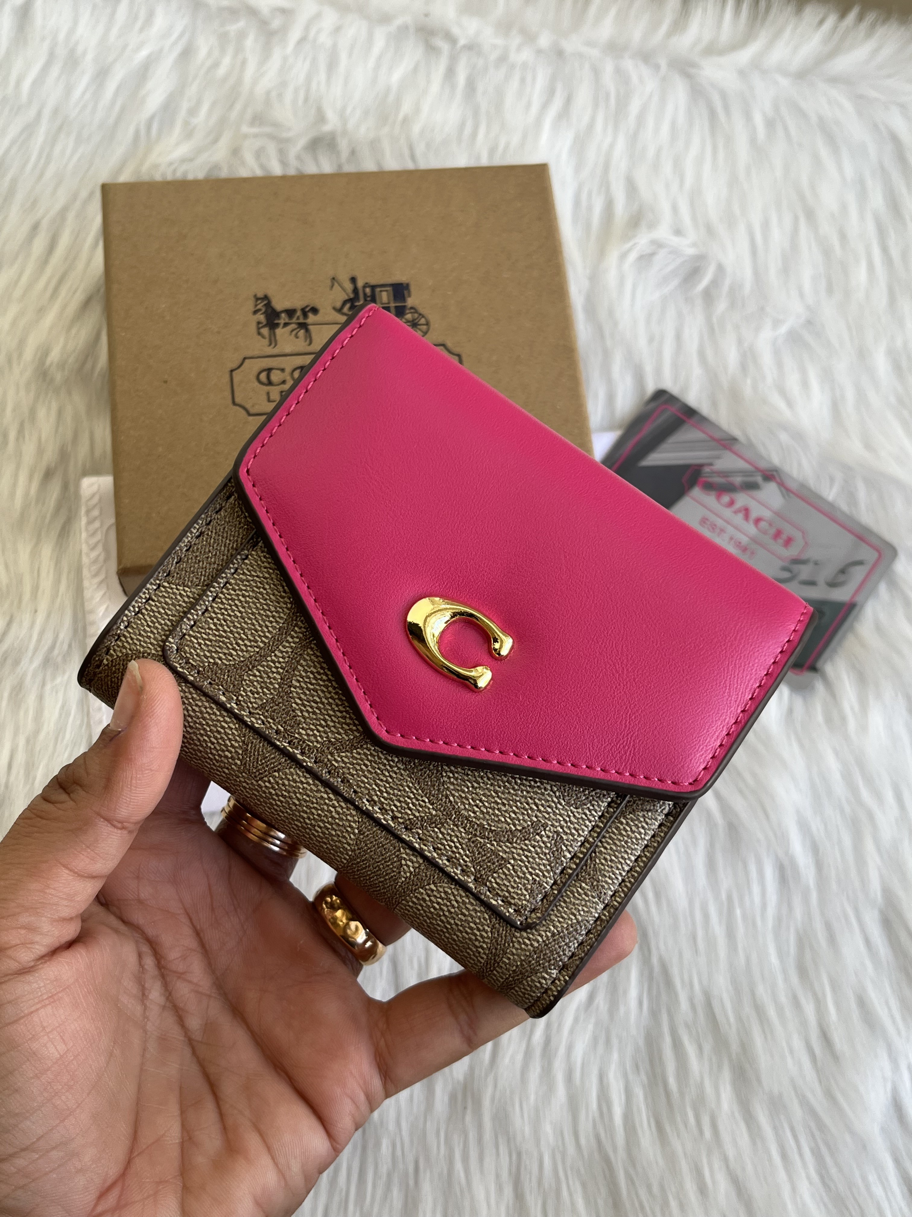 Coatch_113_3_Fold_Wallet_With_OriginalBox_DustCover_Card