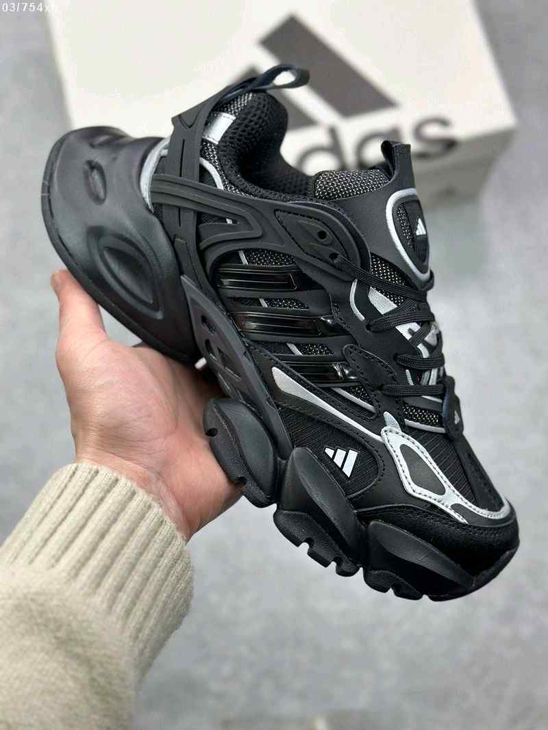 Adiddas_Vento_XLG_Runner_Deluxe_Black