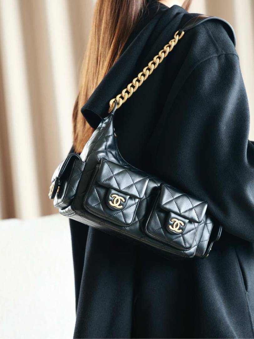 Chennel_CB_Cargo_Shoulder_Hobo_Leather_Black_With_DustCover_CarryBag