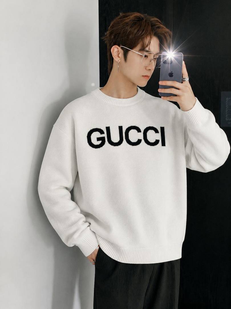 Gucci primium impoted sweatshirt whites