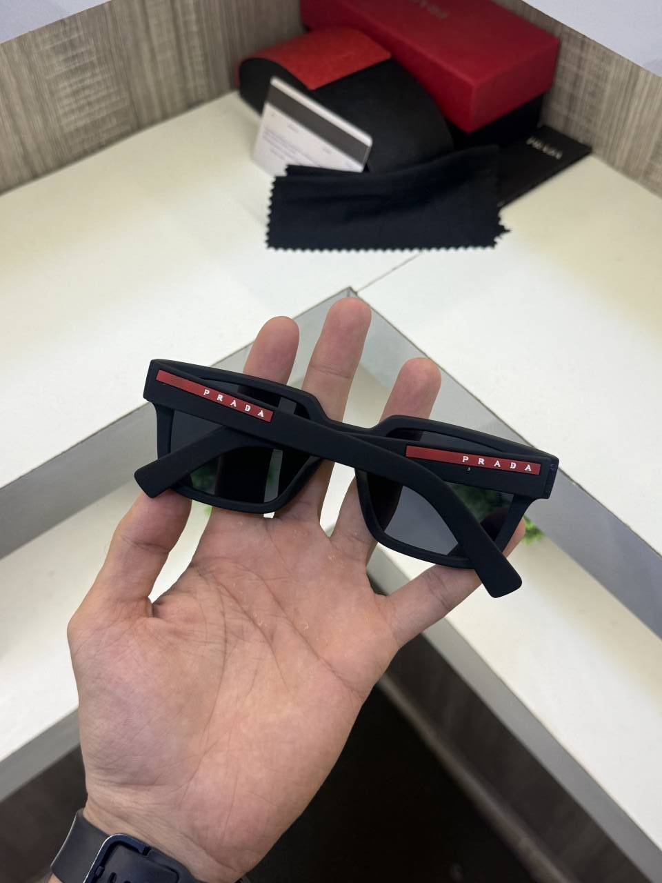 Pradda 58720 Sunglass (Matt Black)