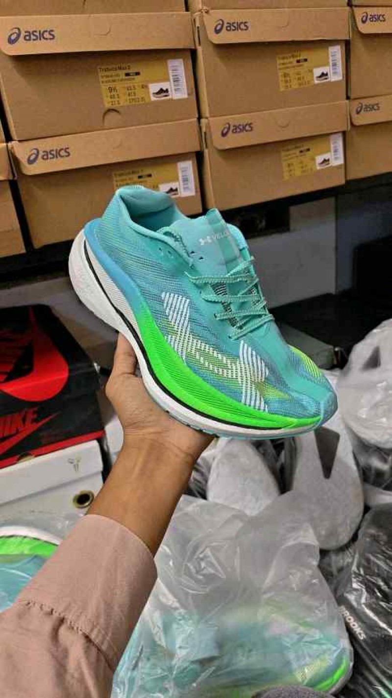 Under Armouurr Velociti Elite Bright Green 749